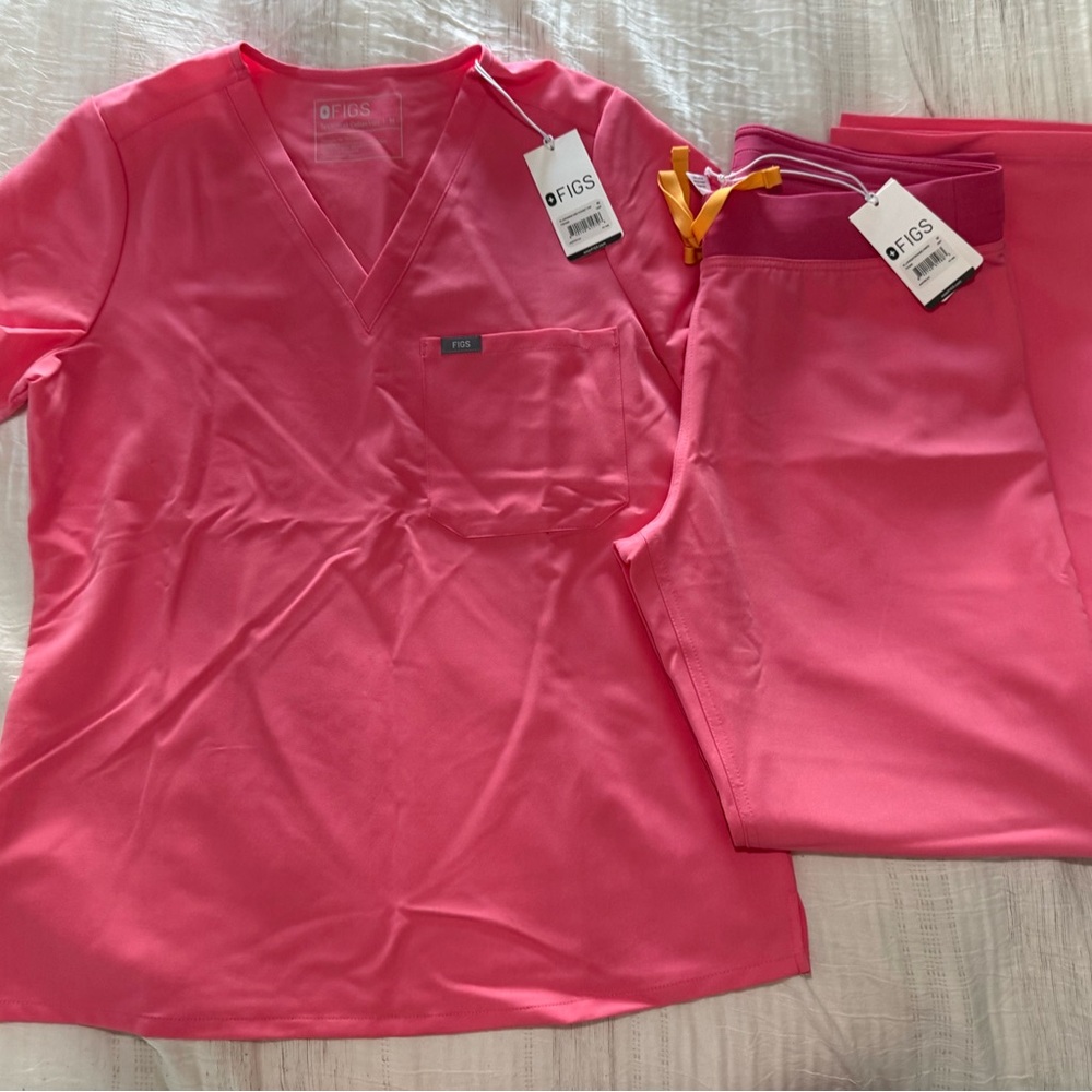 FIGS scrub set - NWT